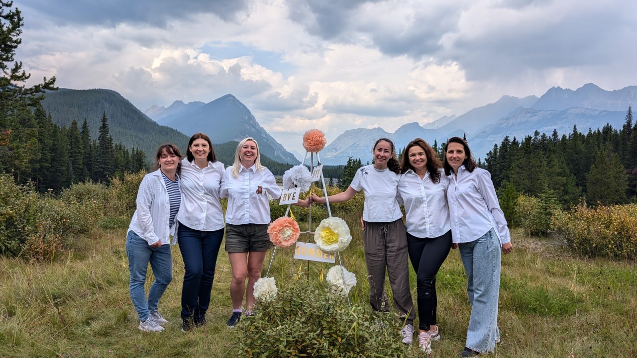 Constanta Business Escape group photo in the Alberta Rockies